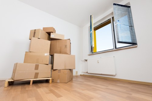 Residential packing and unpacking support in Highbury for families